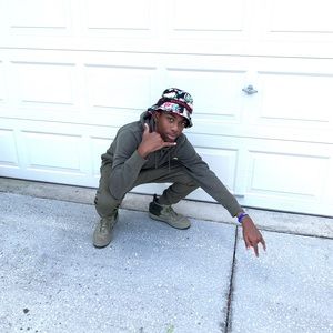 Meet your Posher, Kenneth